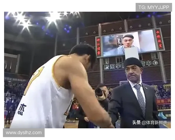 杰林威感慨身披6号球衣的荣耀与父亲的深情选择 杰林威感慨身披6号球衣的荣耀与父亲的深情选择